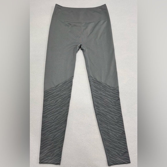 Fabletics Seamless High-Waist Zebra print leggings. 
Size: Medium - Picture 3 of 6